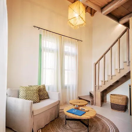 Blue Jasmine Aparthotel 4*